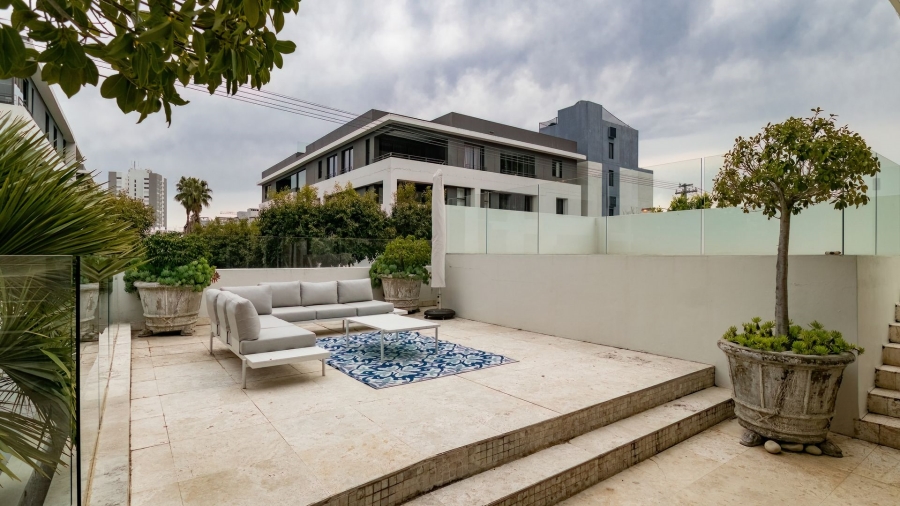 4 Bedroom Property for Sale in Fresnaye Western Cape